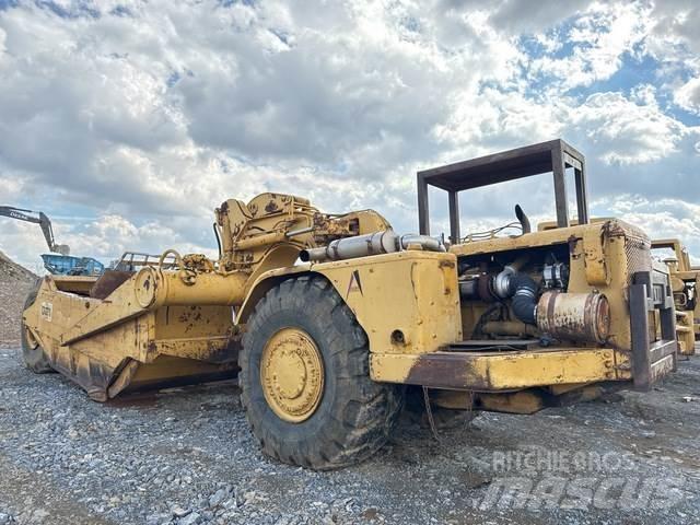 CAT 621 Skrabere
