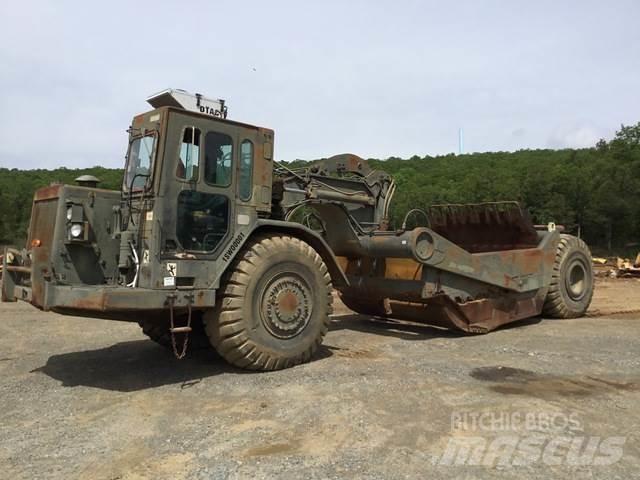 CAT 621B MIL Skrabere