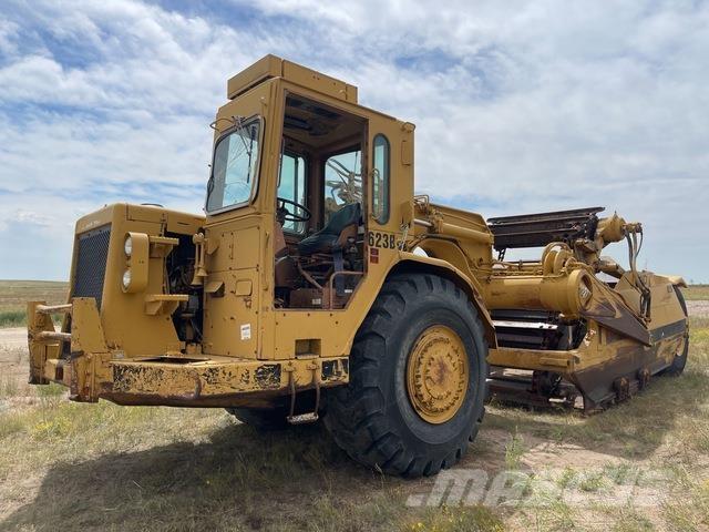 CAT 623B Skrabere