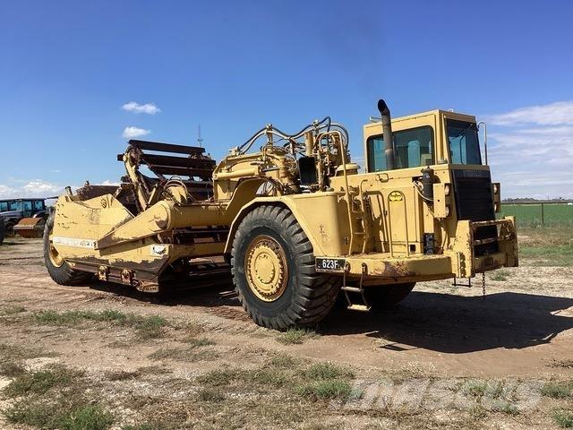 CAT 623F Skrabere