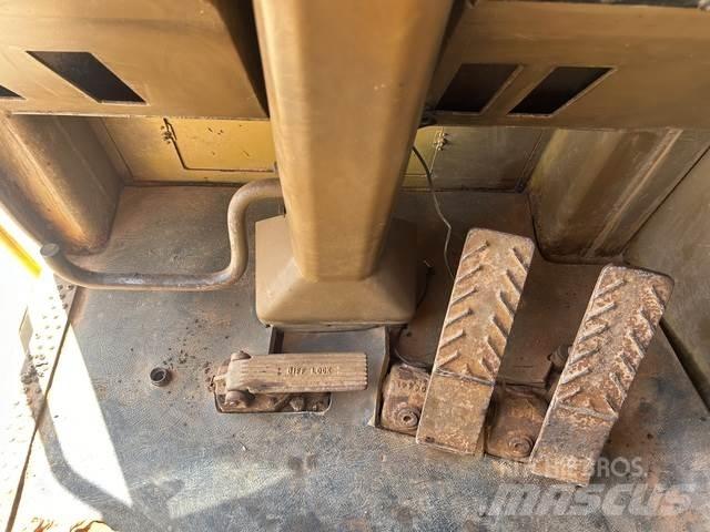 CAT 633E Skrabere