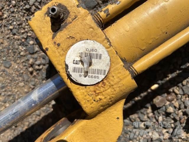 CAT 657E Transport – Andet