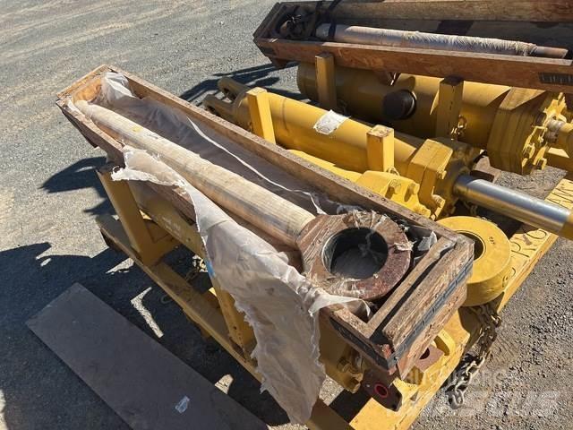 CAT 657E Transport – Andet