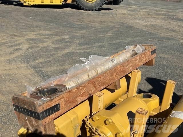 CAT 657E Transport – Andet
