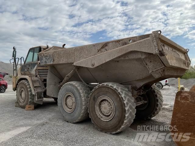 CAT 730 Terrængående lastbiler