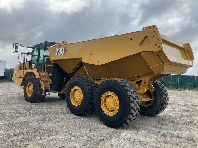 CAT 730 Terrængående lastbiler