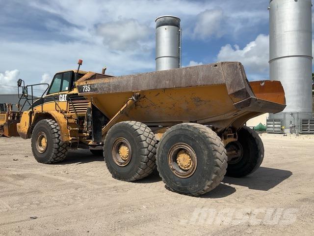 CAT 735 Terrængående lastbiler
