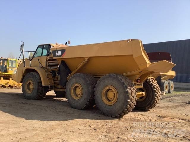 CAT 740 Terrængående lastbiler
