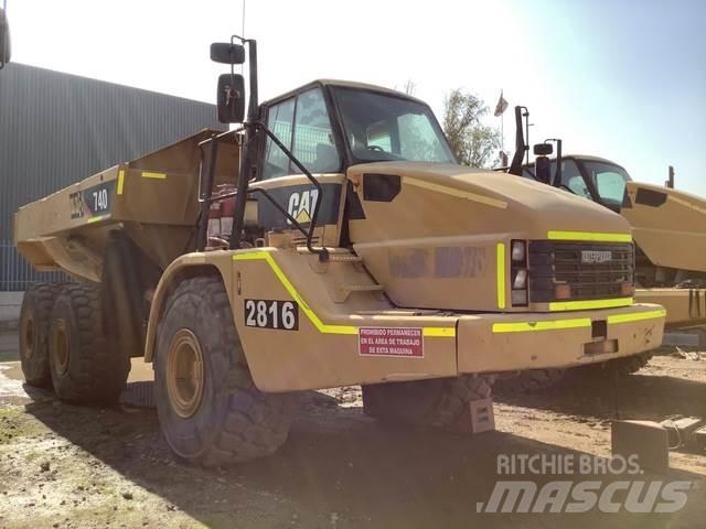 CAT 740 Terrængående lastbiler