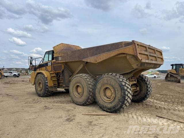 CAT 740 Terrængående lastbiler