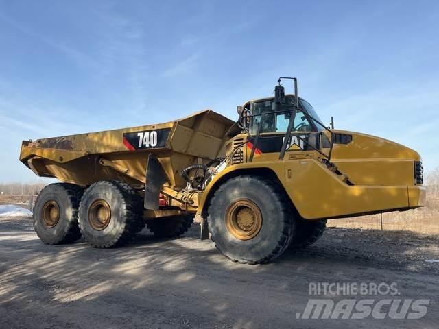 CAT 740 Terrængående lastbiler