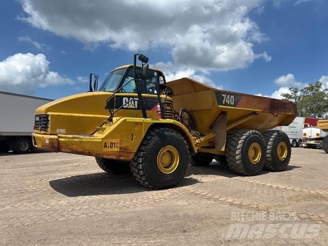 CAT 740 Terrængående lastbiler