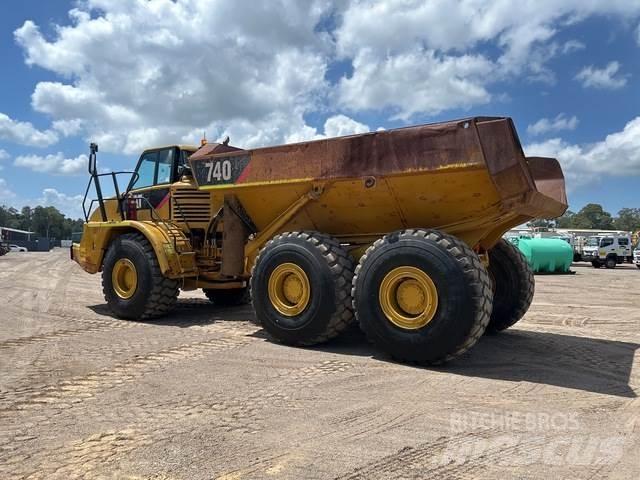 CAT 740 Terrængående lastbiler