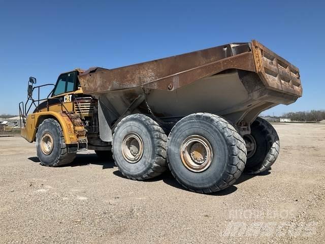 CAT 740 Terrængående lastbiler