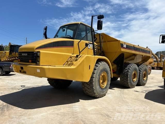 CAT 740 Terrængående lastbiler