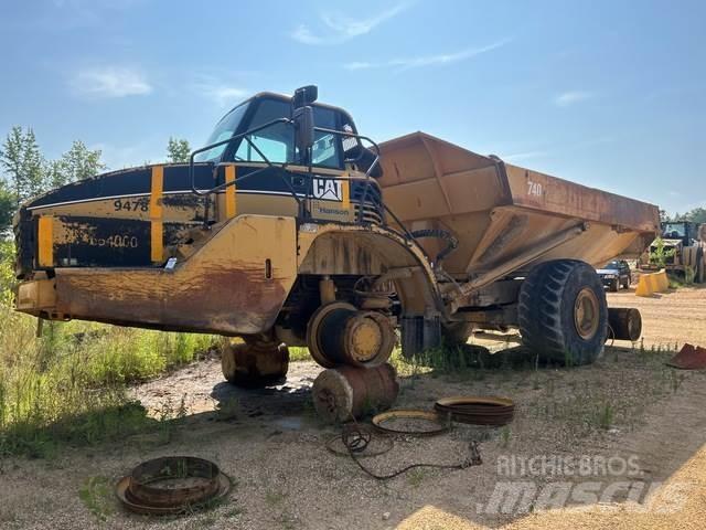 CAT 740 Terrængående lastbiler