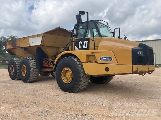 CAT 740B Terrængående lastbiler