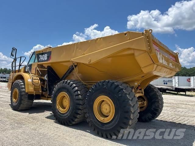 CAT 740B Terrængående lastbiler