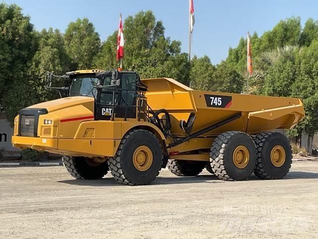 CAT 745 Terrængående lastbiler