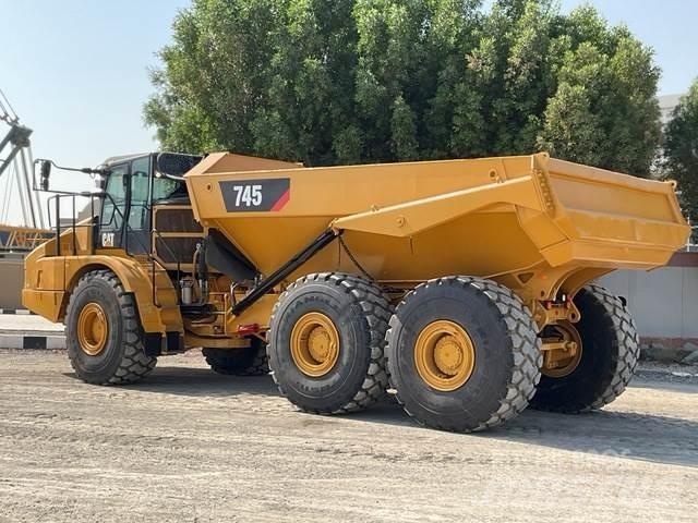 CAT 745 Terrængående lastbiler