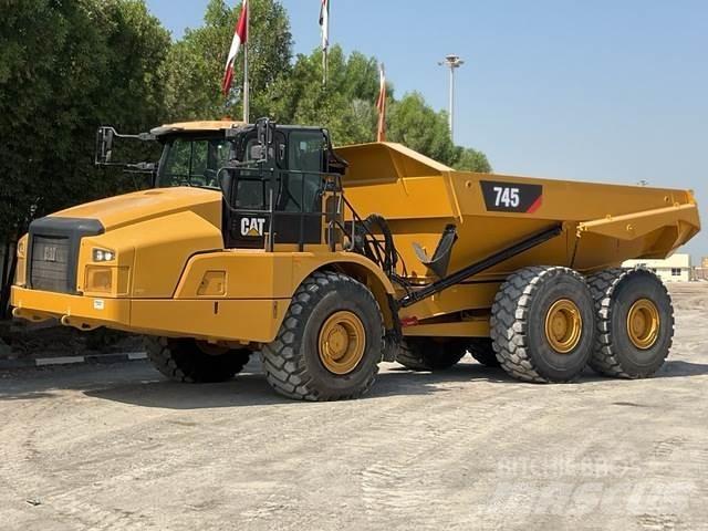 CAT 745 Terrængående lastbiler