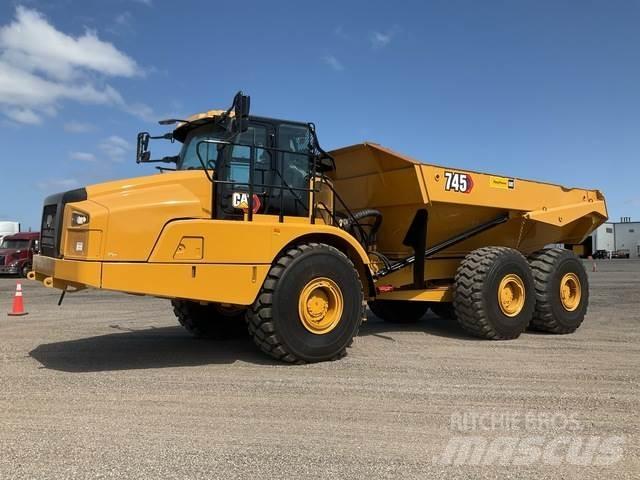 CAT 745 Terrængående lastbiler