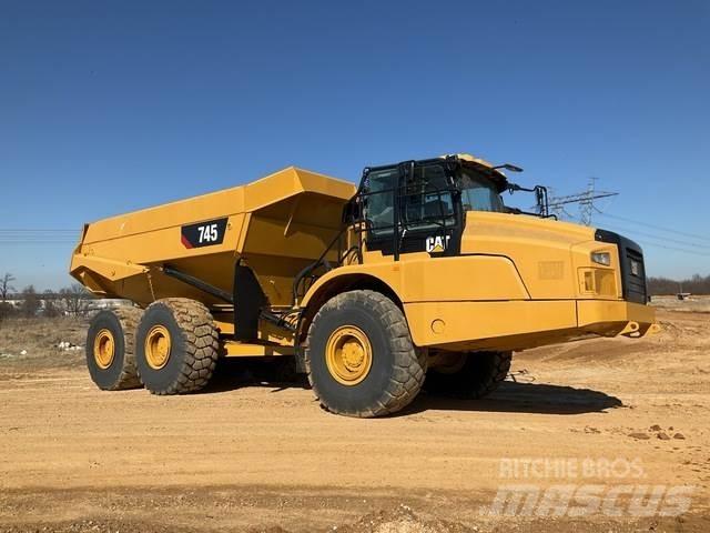 CAT 745 Terrængående lastbiler
