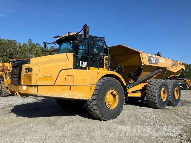 CAT 745 Terrængående lastbiler