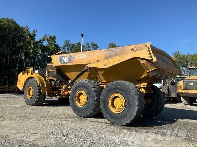 CAT 745 Terrængående lastbiler
