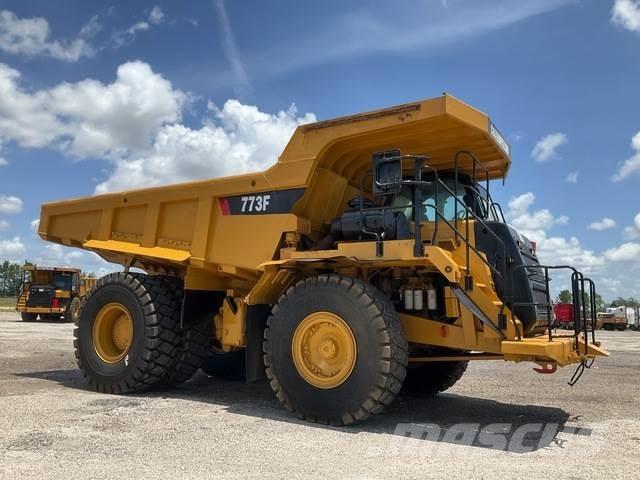 CAT 773F Terrængående lastbiler