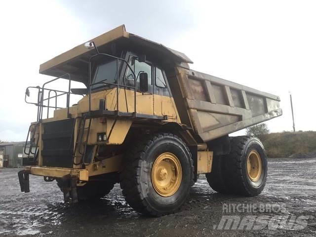 CAT 775B Terrængående lastbiler