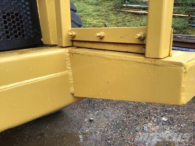 CAT 775D Terrængående lastbiler
