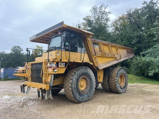 CAT 775D Terrængående lastbiler