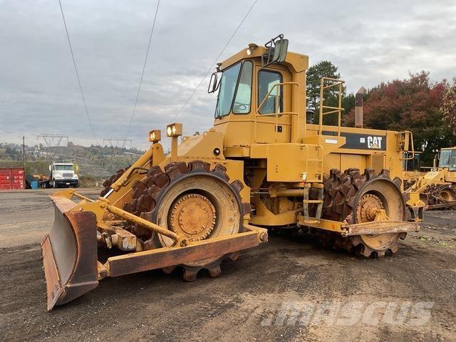 CAT 825C Jordvibrationstromler