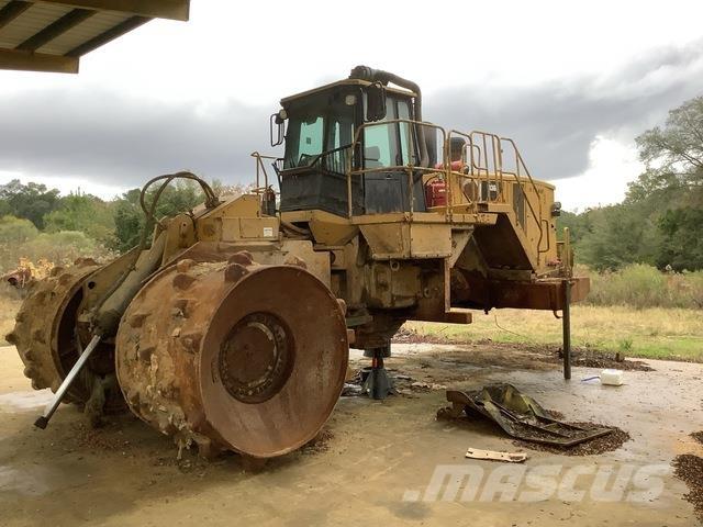 CAT 836H Jordvibrationstromler