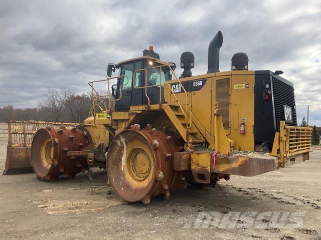 CAT 836K Jordvibrationstromler
