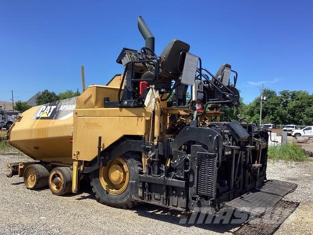 CAT AP 550E Asfaltudlæggere