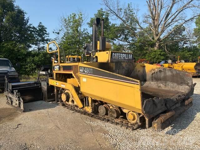 CAT AP-650B Asfaltudlæggere