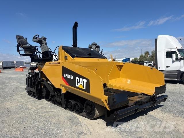CAT AP1055F Asfaltudlæggere
