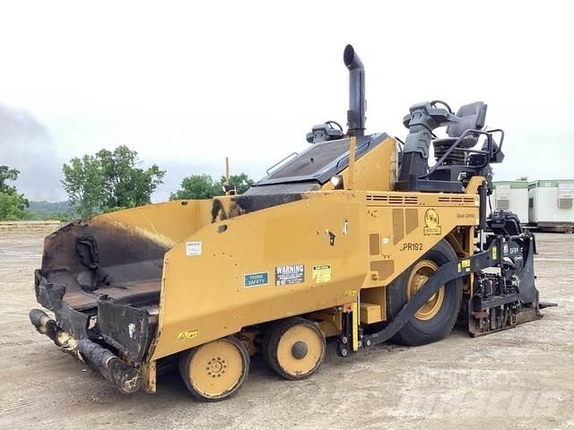 CAT AP600F Asfaltudlæggere