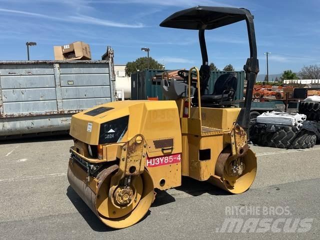 CAT CB24 Tvilling tromle