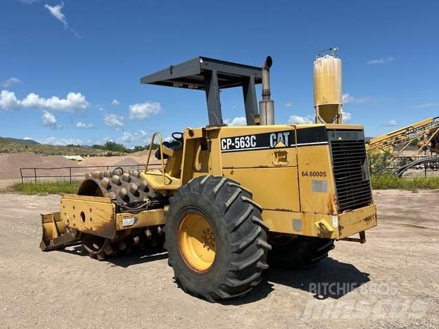 CAT CP-563C Enkelt tromle