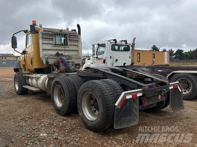 CAT CT660S Trækkere