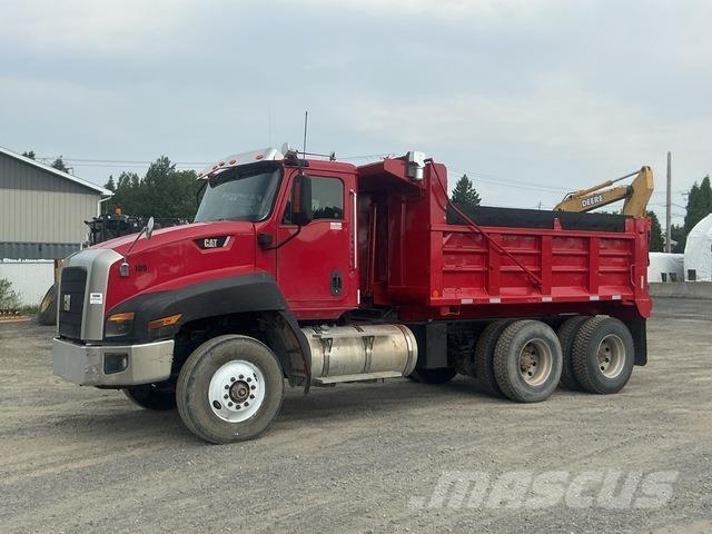 CAT CT660S Lastbiler med tip