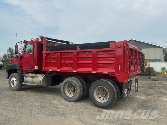 CAT CT660S Lastbiler med tip