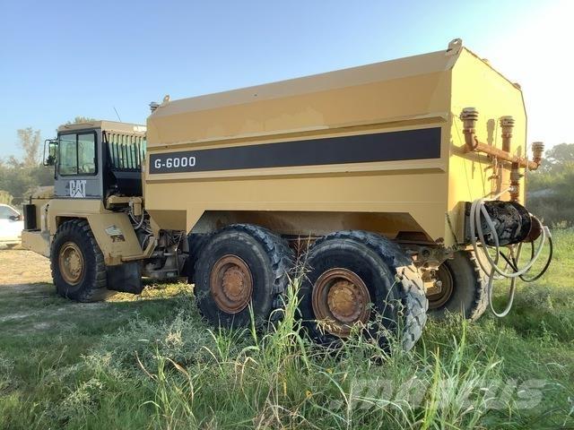 CAT D300E Tankvogne - vand
