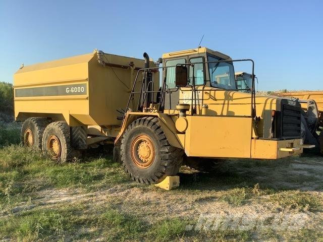 CAT D300E Tankvogne - vand