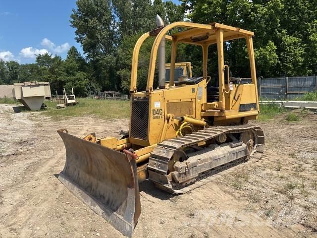 CAT D4C Bulldozer på larvebånd