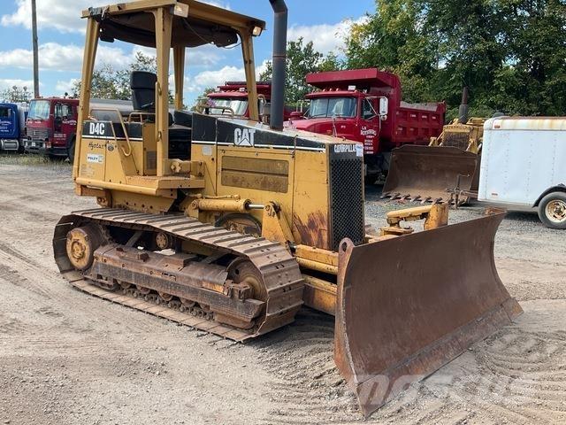 CAT D4C Bulldozer på larvebånd