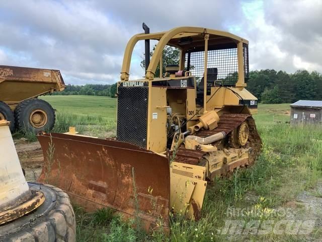 CAT D5M XL Bulldozer på larvebånd